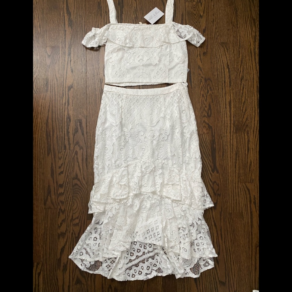 Bella and Bloom bridal two piece set size M